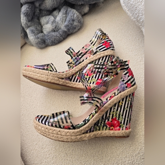 Betsey Johnson, Fraser Espadrille Wedge Sandal, Multicolor, SIZE 7.5 - Picture 3 of 4